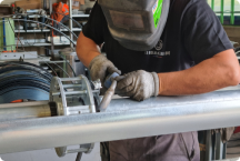 Fabrication d'un rideau en atelier